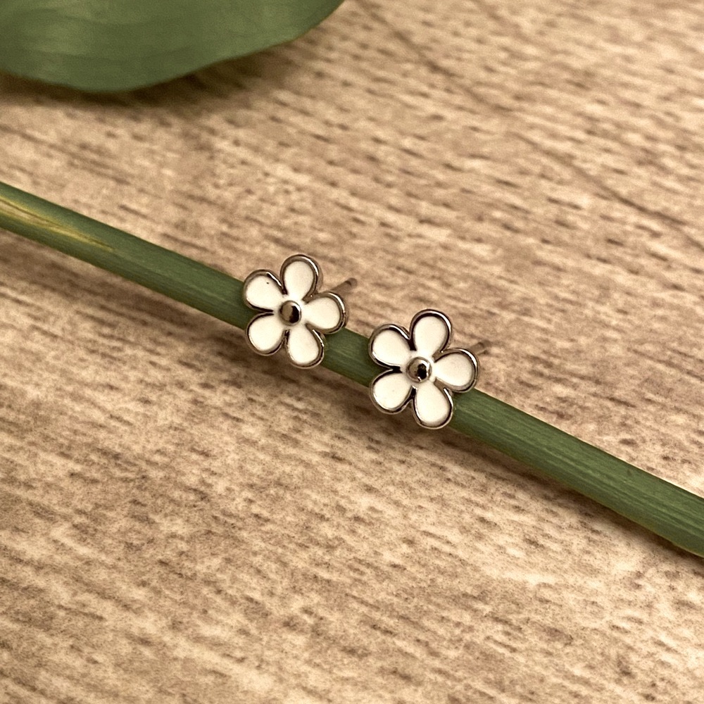 925 Sterling Silver Daisy Stud Earrings